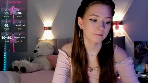 Snapshot of princess_nier chatting on September 21, 7:12 pm Princess Diana online show from September 21, 7:12 pm