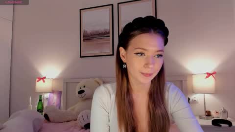 Princess Diana online show from November 30, 7:29 pm