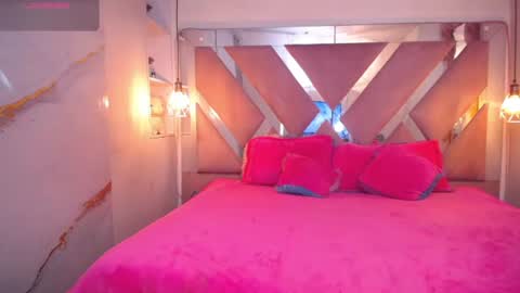 princessa_charlotte online show from June 10, 7:45 pm