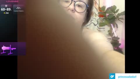 Snapshot of princessalaska1 chatting on December 4, 11:41 am PrincessAlaska online show from December 4, 11:41 am