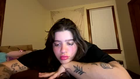 princessviccxo online show from March 27, 8:05 am