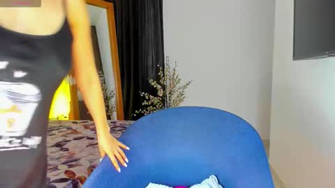 princessmariana25 online show from December 15, 8:03 pm