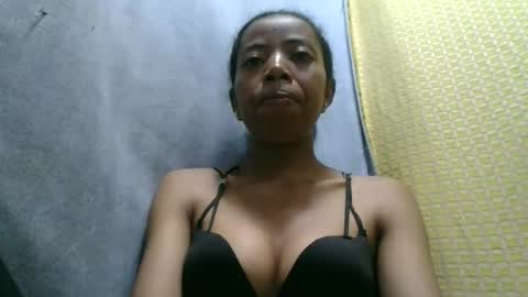 prisca880319 online show from April 26, 6:00 am