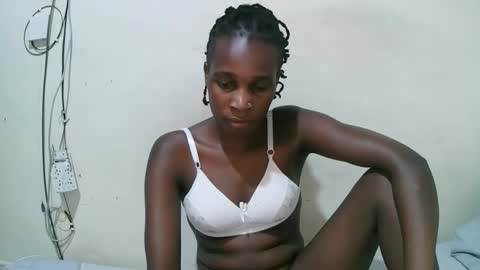 pritty_amber online show from May 13, 11:10 pm