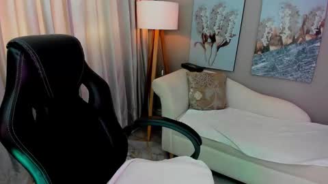 Snapshot of priya_rose chatting on September 30, 8:57 pm Priya Rose online show from September 30, 8:57 pm