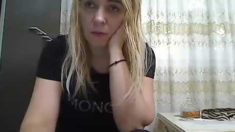 Pryncess sweety online show from October 1, 1:05 pm