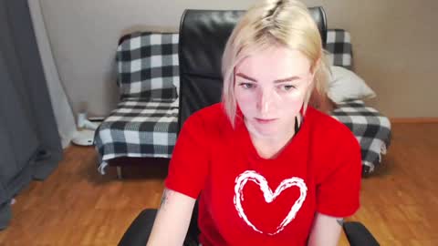 Snapshot of puma_ma chatting on December 21, 3:42 pm Polly online show from December 21, 3:42 pm