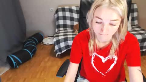 Snapshot of puma_ma chatting on February 25, 3:09 pm Polly online show from February 25, 3:09 pm