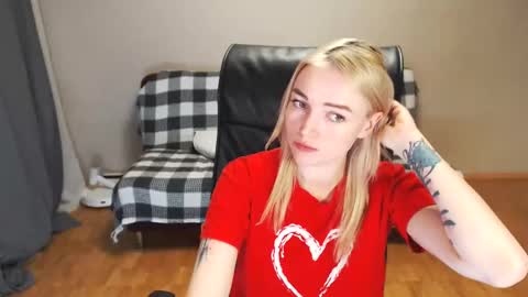 Snapshot of puma_ma chatting on December 22, 12:27 pm Polly online show from December 22, 12:27 pm