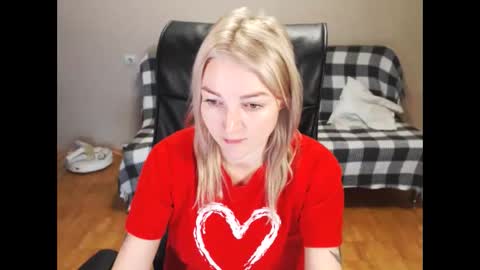 Snapshot of puma_ma chatting on January 6, 3:51 pm Polly online show from January 6, 3:51 pm