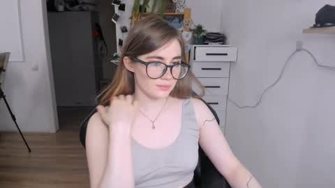 I am Mila online show from September 11, 9:53 am