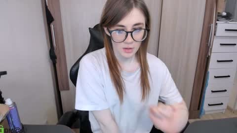 I am Mila online show from January 24, 9:06 am