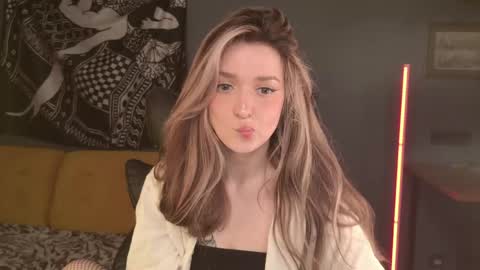 Bella online show from May 27, 1:57 am