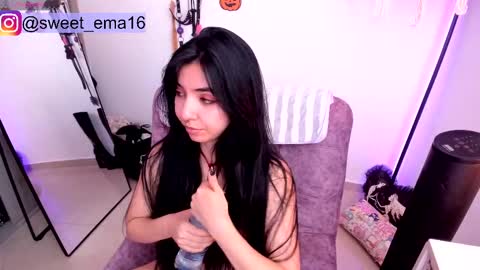 Snapshot of purple_ema chatting on September 29, 5:29 pm purple_ema online show from September 29, 5:29 pm