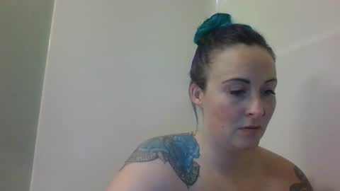 Snapshot of purplevixen27 chatting on January 21, 1:29 am Purplevixen online show from January 21, 1:29 am