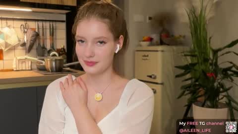 Snapshot of purrpure chatting on September 25, 7:55 pm Aileen online show from September 25, 7:55 pm