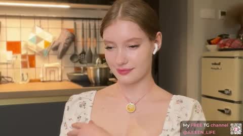 Snapshot of purrpure chatting on September 21, 7:34 pm Aileen online show from September 21, 7:34 pm
