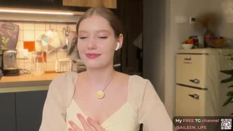 Snapshot of purrpure chatting on September 24, 7:24 pm Aileen online show from September 24, 7:24 pm