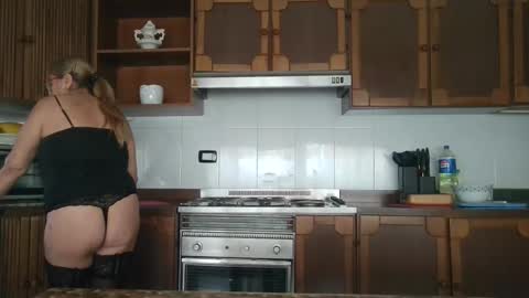 Snapshot of pussy_boom4u chatting on October 13, 7:33 am Mary online show from October 13, 7:33 am