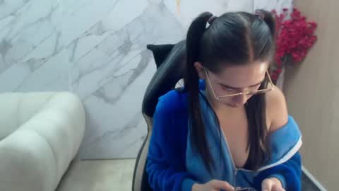 Qetsyah online show from May 16, 2:27 pm