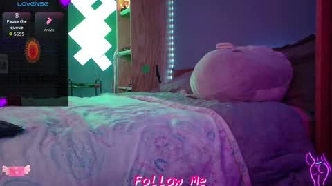 Queen And King online show from December 2, 6:21 pm