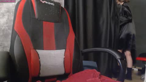 Lola online show from February 19, 2:38 pm