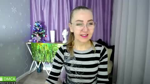 Snapshot of queen_a_n_i chatting on December 17, 7:29 am A N I Ill be here on December 1st online show from December 17, 7:29 am
