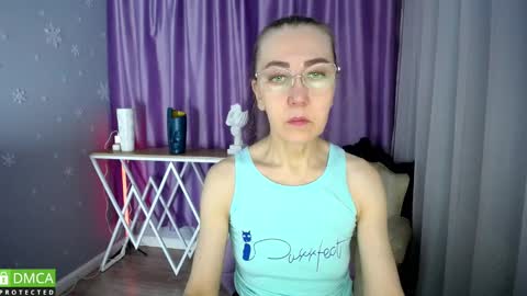 Snapshot of queen_a_n_i chatting on January 31, 8:43 am A N I Ill be here on December 1st online show from January 31, 8:43 am