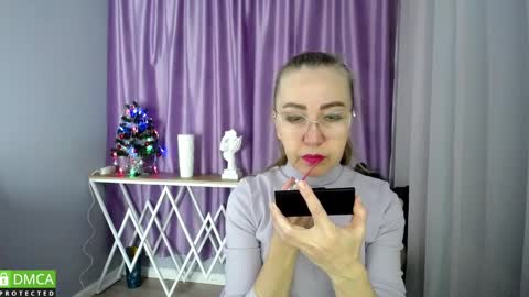 Snapshot of queen_a_n_i chatting on December 5, 5:59 am A N I Ill be here on December 1st online show from December 5, 5:59 am