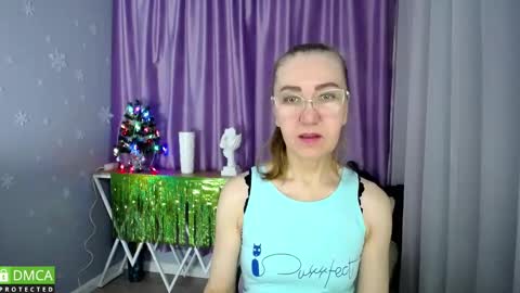 Snapshot of queen_a_n_i chatting on December 12, 8:25 am A N I Ill be here on December 1st online show from December 12, 8:25 am