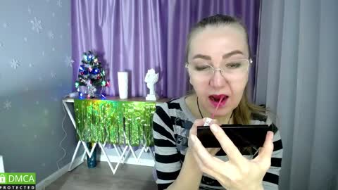 Snapshot of queen_a_n_i chatting on December 14, 9:51 am A N I Ill be here on December 1st online show from December 14, 9:51 am