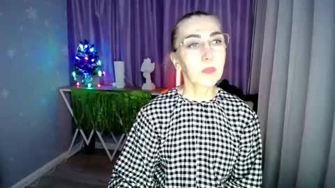 Snapshot of queen_a_n_i chatting on December 31, 2:47 pm A N I Ill be here on December 1st online show from December 31, 2:47 pm