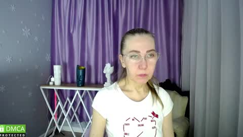 Snapshot of queen_a_n_i chatting on February 7, 8:44 am A N I Ill be here on December 1st online show from February 7, 8:44 am