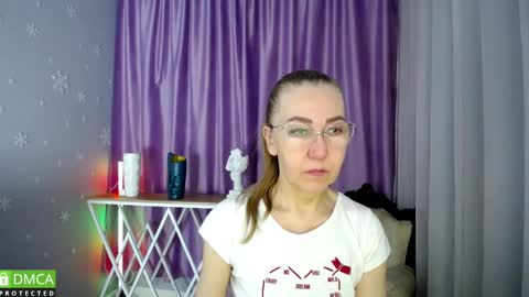 Snapshot of queen_a_n_i chatting on February 10, 7:15 am A N I Ill be here on December 1st online show from February 10, 7:15 am