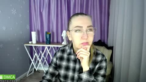 Snapshot of queen_a_n_i chatting on January 26, 9:08 am A N I Ill be here on December 1st online show from January 26, 9:08 am
