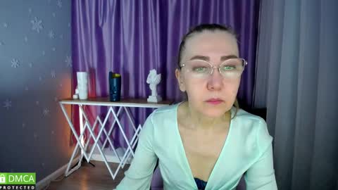 Snapshot of queen_a_n_i chatting on January 29, 7:46 am A N I Ill be here on December 1st online show from January 29, 7:46 am