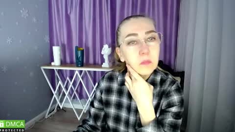 Snapshot of queen_a_n_i chatting on January 27, 7:56 am A N I Ill be here on December 1st online show from January 27, 7:56 am