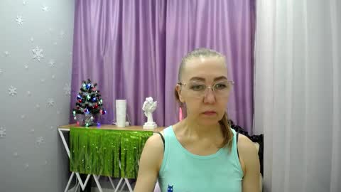 Snapshot of queen_a_n_i chatting on December 25, 10:28 am A N I Ill be here on December 1st online show from December 25, 10:28 am