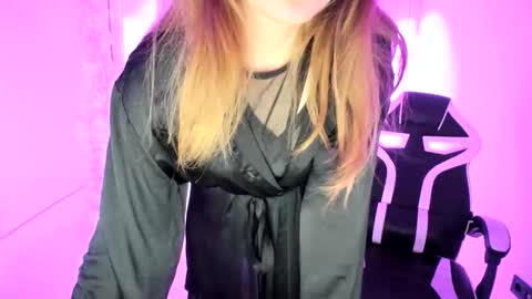 Amelie online show from May 17, 8:13 am