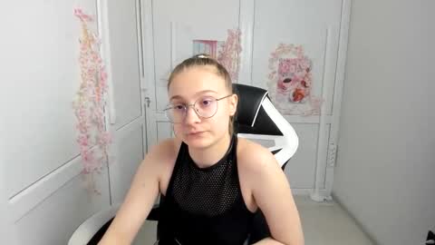Amelie online show from May 23, 9:18 am