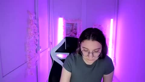 Amelie online show from May 13, 8:09 am