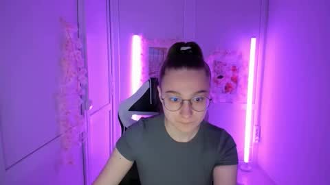Amelie online show from May 10, 8:16 am