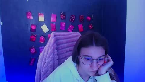 Amelie online show from February 25, 12:37 pm