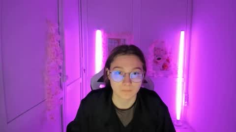 Amelie online show from May 19, 7:26 am