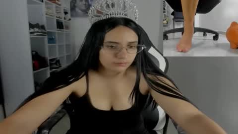 queen_findom1 online show from December 5, 5:51 am