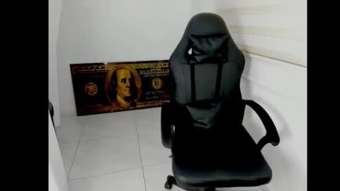 queen_findom1 online show from April 3, 5:49 am