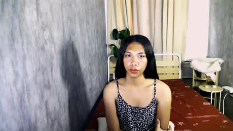 queen_gia online show from April 8, 7:10 am