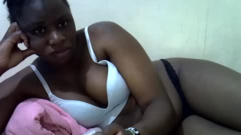 queen_leilla online show from April 19, 12:10 am