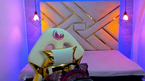   online show from December 10, 11:43 am