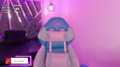   online show from October 5, 12:10 pm